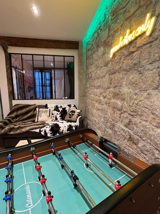 Appartamento Good Vibes Luxurious Loft In 11th, With Ac & Table Football *